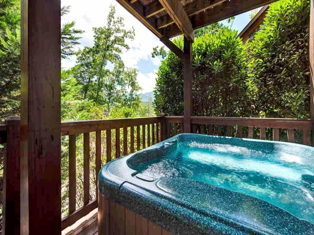Artistic Mountain Villa Gatlinburg Exterior photo